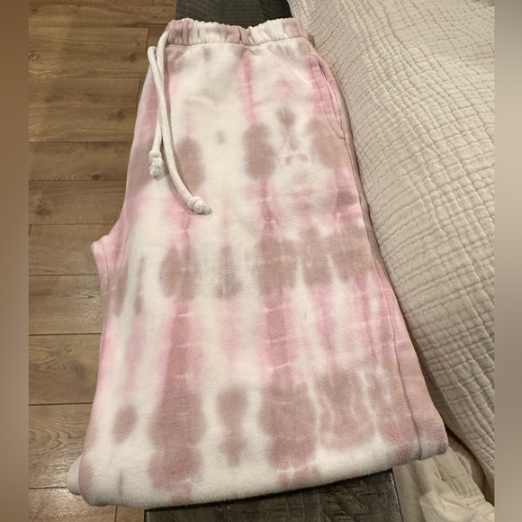 Tie dye Sweats - Picture 3 of 6
